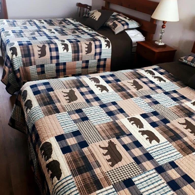 Bear Tracks Inn ไลออนส์เฮด ภายนอก รูปภาพ
